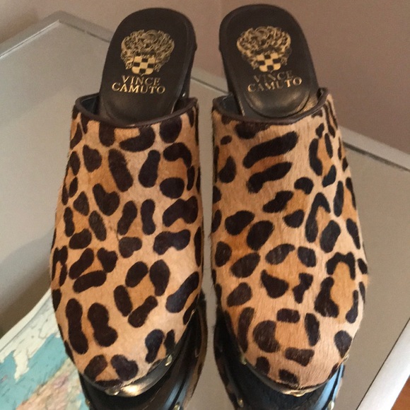 Vince Camuto leopard mules - Picture 2 of 4